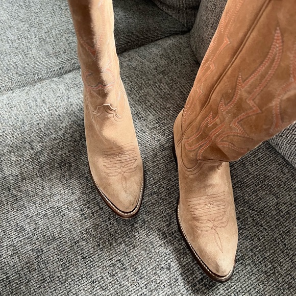 Macie Bean
“Mind Your Own BiscuitsTobacco Suede Cowboy Boots” - Picture 4 of 7